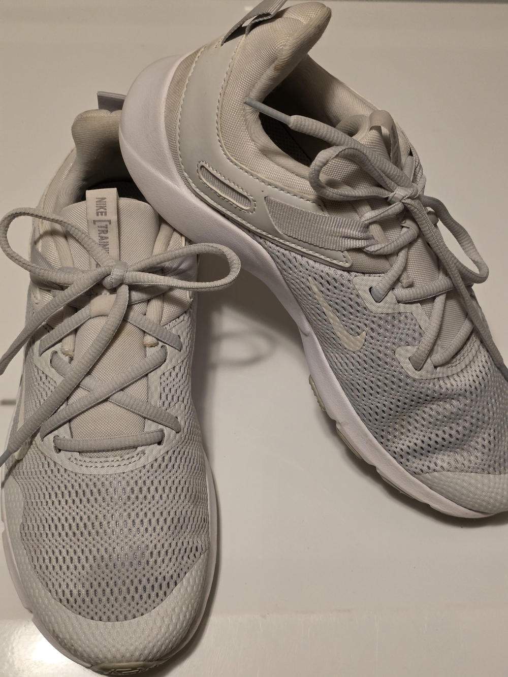Nike Wmns Legend Essential in the "Particle Grey" US8.5 Euc